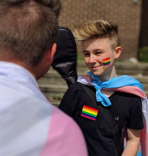 'gay boy' Search .